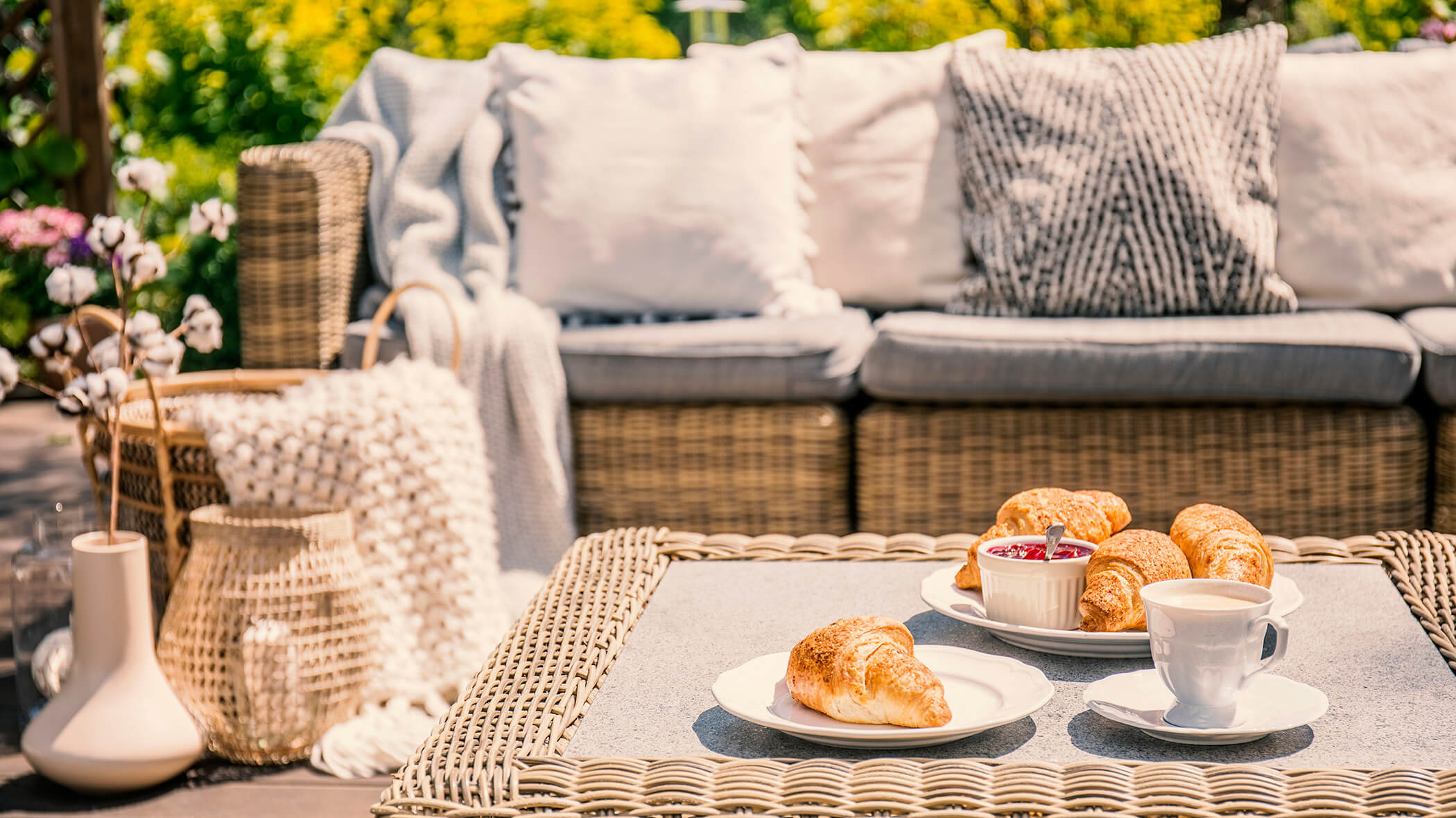 Frühstück auf der Terrasse Frühstück auf der Terrasse